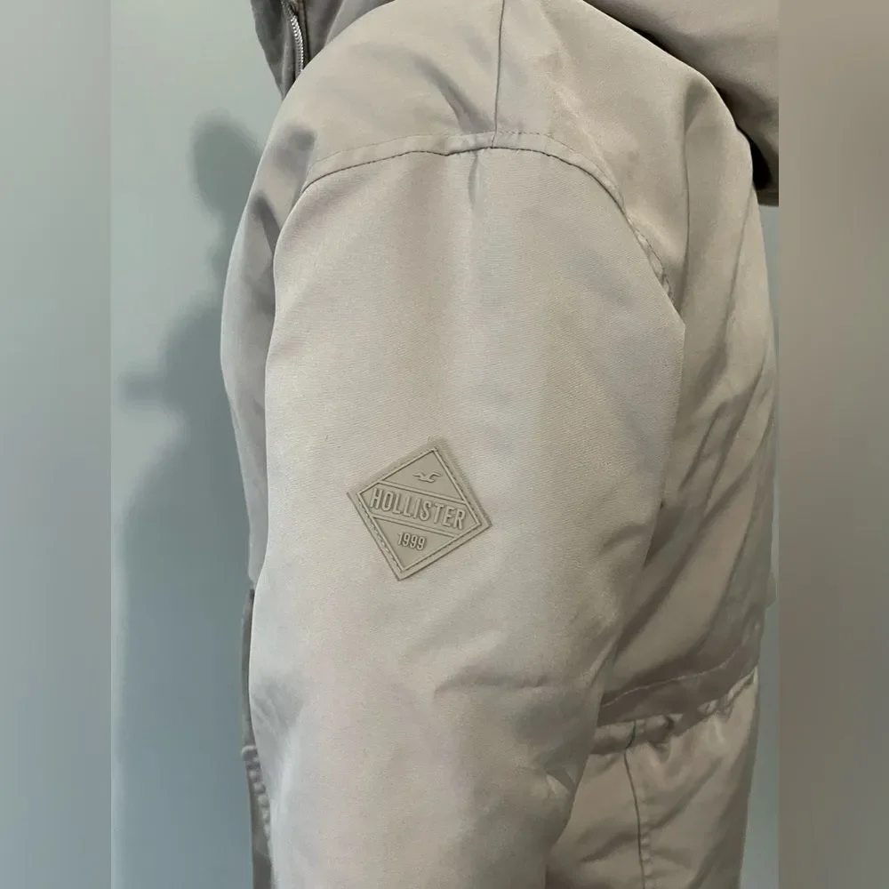 Hollister Women’s Parka - Picture 5 of 16
